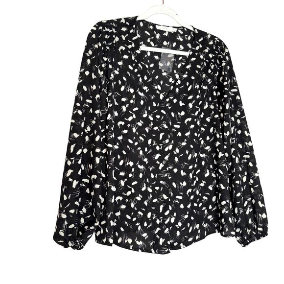 Lush V-Neck Button Up Long Sleeve Blouse Black Ivory NWT Women’s Medium - Picture 2 of 8